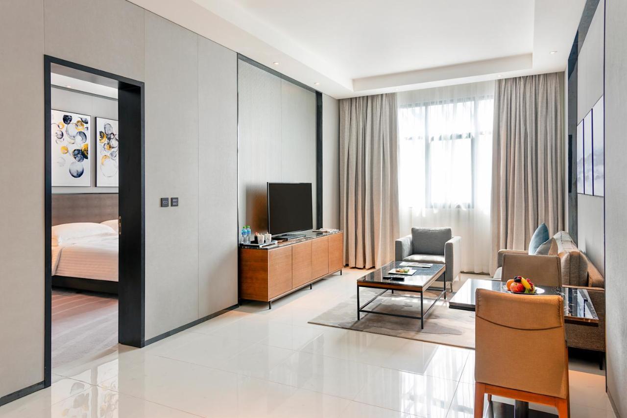 Asiana Grand Hotel Дубай Екстериор снимка A suite at the hotel