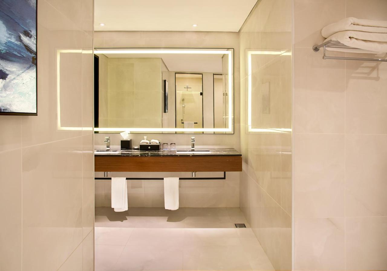 Asiana Grand Hotel Дубай Екстериор снимка Bathroom
