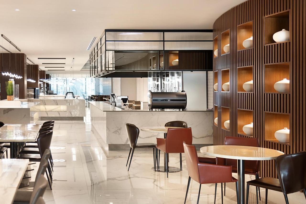 Asiana Grand Hotel Дубай Екстериор снимка The lounge at the airport