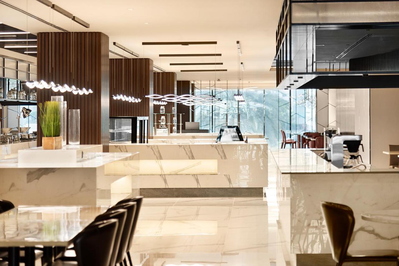 Asiana Grand Hotel Дубай Екстериор снимка The lounge at the airport